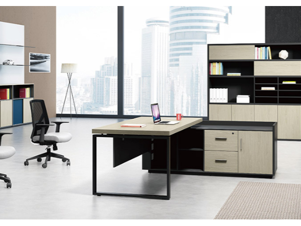 辦公桌椅批發(fā)市場(chǎng)在哪里，南京知名辦公桌椅廠家